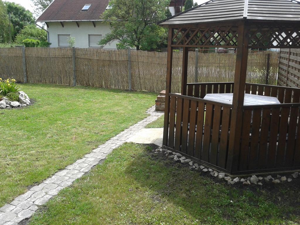Apartmanhaz Balatonfenyves Exterior foto