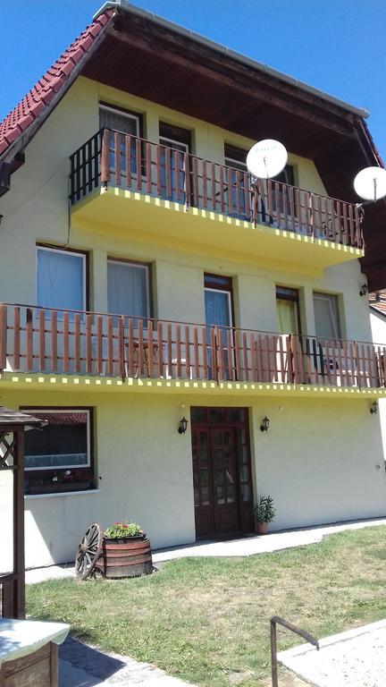 Apartmanhaz Balatonfenyves Exterior foto